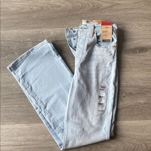 NWT Levi's Light Wash Jeans